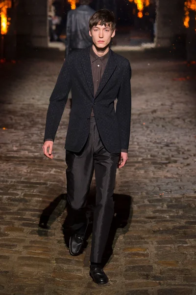 Look 49